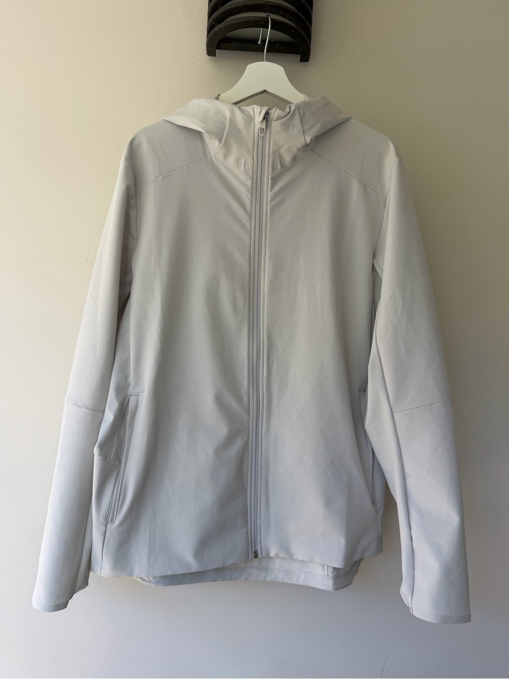 Lululemon Packable Hooded Jacket Water Repellent Light Gray Size L
